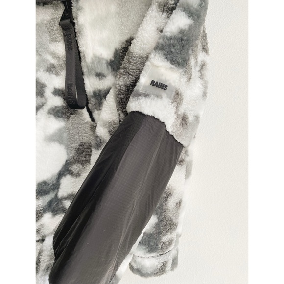 NWT Rains W Kofu Fleece Pullover // Camo - Picture 5 of 11
